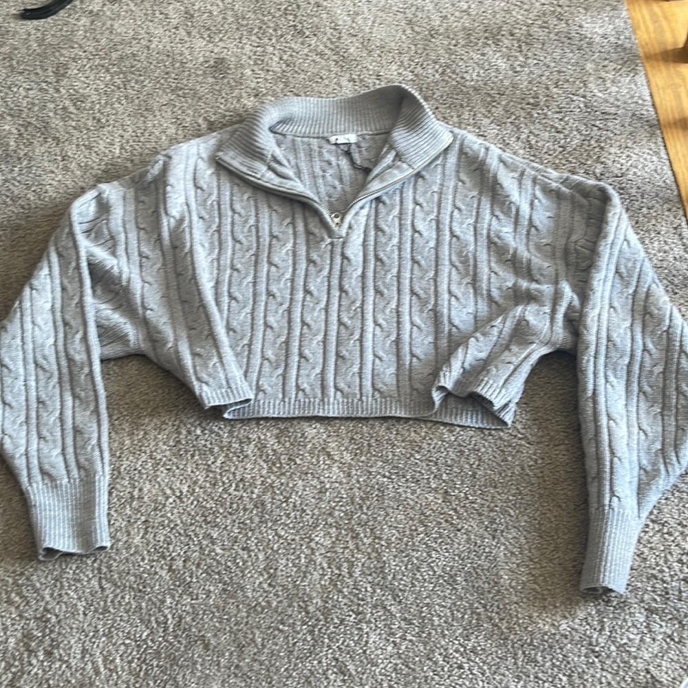 Garage medium grey knit zip up crop top